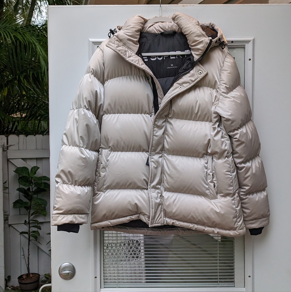 Aritzia TNA Super Puff Original Hooded Down Puffer Jacket, Size M
